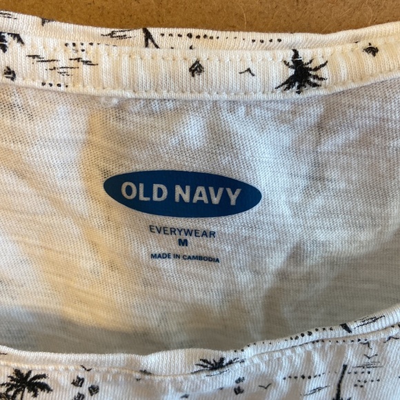 Old Navy palm tree sleeveless top. M - Picture 4 of 6